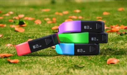 廣東一所中學(xué)因采購智能手環(huán)被質(zhì)疑,可監(jiān)測(cè)學(xué)生運(yùn)動(dòng)、睡眠數(shù)據(jù)!