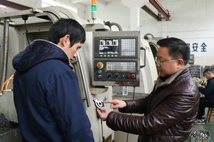 傾心黨的教育事業(yè) 記宜賓市南溪職業(yè)技術(shù)學(xué)校科誠機(jī)電廠廠長方福政