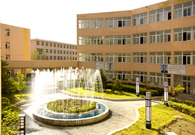 育園中學 培育英才的搖籃