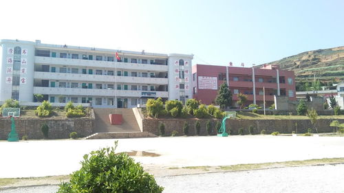 金斗第二中學(xué) 培育未來?xiàng)澚旱膿u籃